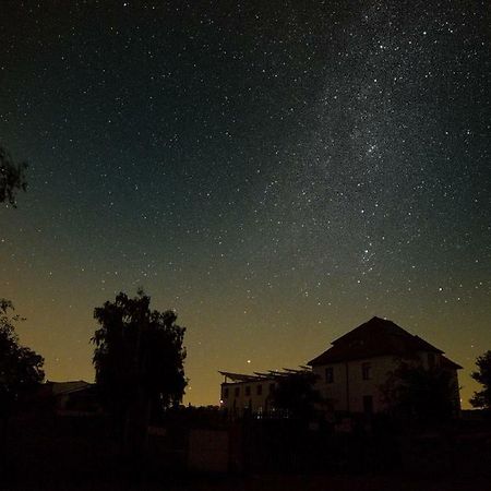 Hotel Jeleni Farma Jecmeniste Vrbovec Exterior foto